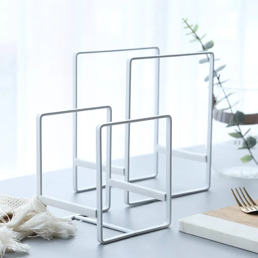 Title 7, Dish rack and plate storage rack for an organiz...