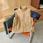 Gilet Uomo Spesso e Caldo Collo Alto Pile Polar Indumento Versatile e Caldo Ideale per l'Inverno, Comodo e Funzionale. — foto 16