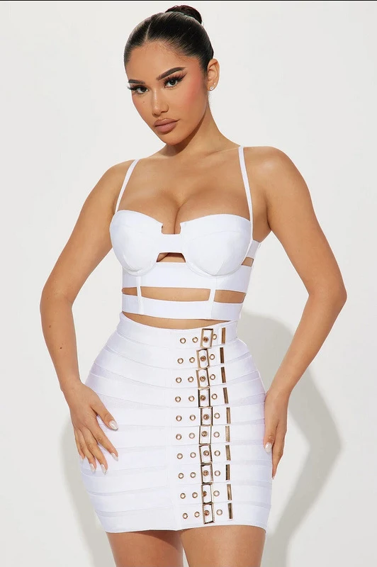 Title 3, Conjunto Camisola de Alcinha, Minissaia com Fiv...
