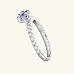Anel de moissanita cor D feminino com design especial e elegante. Um toque de brilho e sofisticação para realçar sua beleza. — foto 2