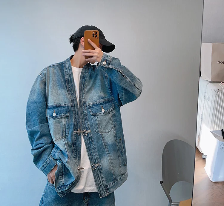 Jaqueta Jeans Azul Desbotado Heavy Robe. Conforto e estilo combinados. Ideal para sobreposições, durável e versátil, para uso casual diário. — foto 10