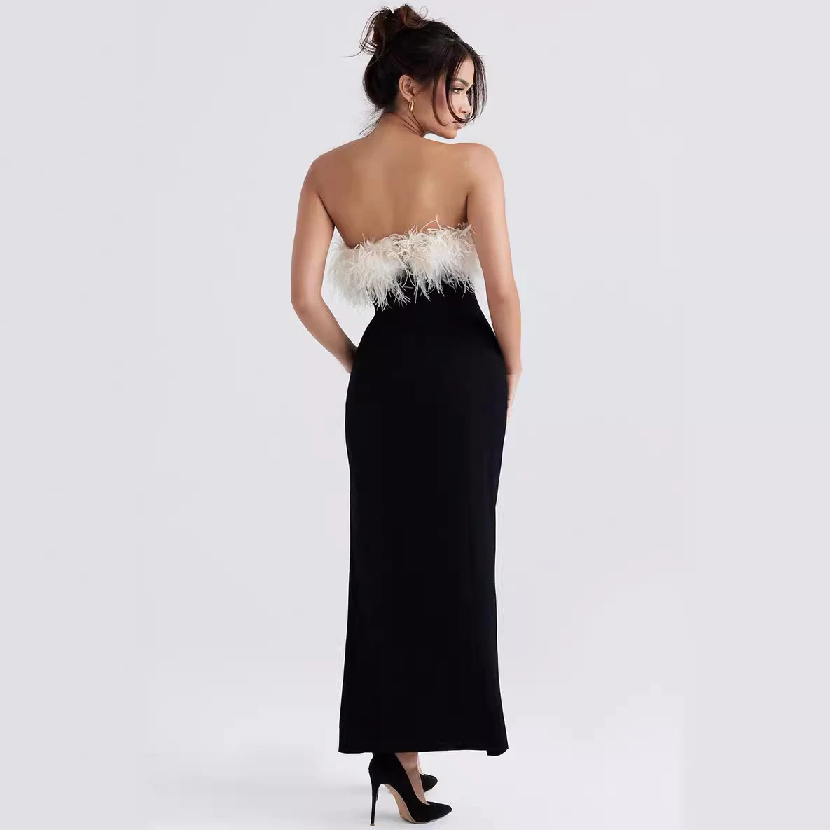 Europese en Amerikaanse off-shoulder contrasterende kleur struisvogelhaar tube top hoge split bandage eendelige jurk — foto 5