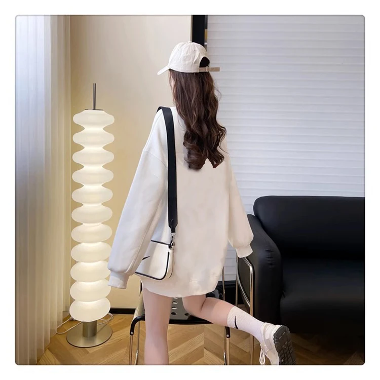 Übergroßer, lockerer Pullover für Frühling und Herbst, dünner Rundhalsausschnitt, bequem und stilvoll, perfekt für entspannte Outfits. — foto 6
