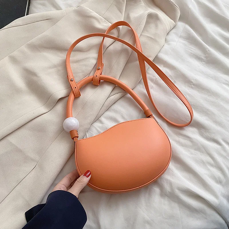 Bolsa Pea de Ombro Mensageiro com Personalidade, Leve e Elegante, Perfeita para o Dia a Dia. Leve seus pertences com estilo e praticidade, um acessório ideal — foto 8