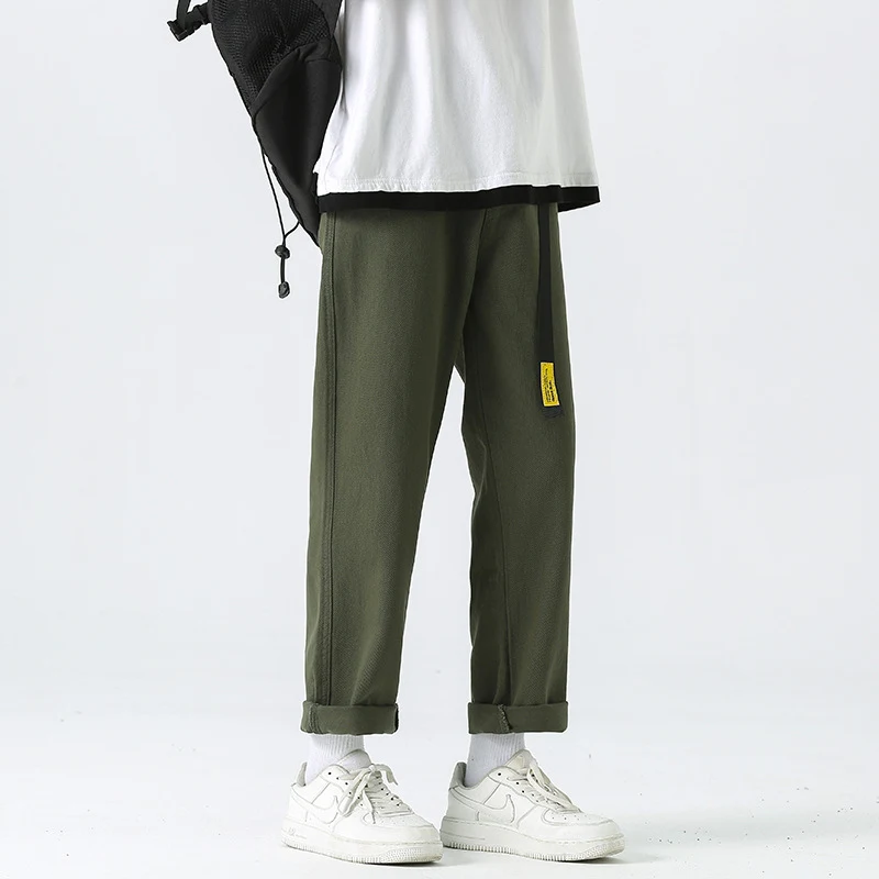 Heren jeans in Amerikaanse hiphop-stijl, trendy, losvallend en laaghangend. Deze jeans bieden comfort en een coole uitstraling voor de moderne man. — foto 2