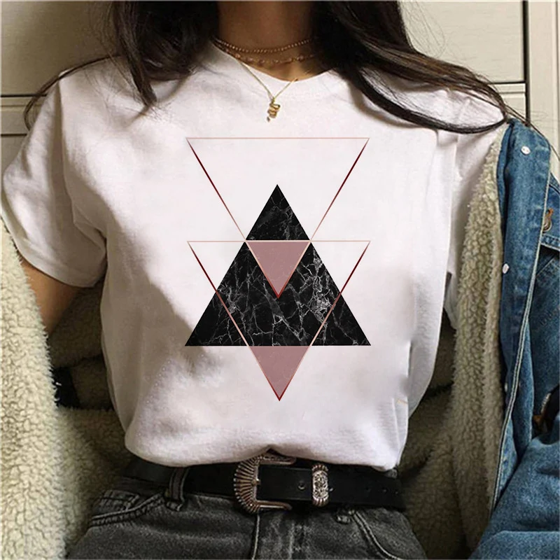 Title 8, T-shirt fashion con stampa geometrica semplice,...