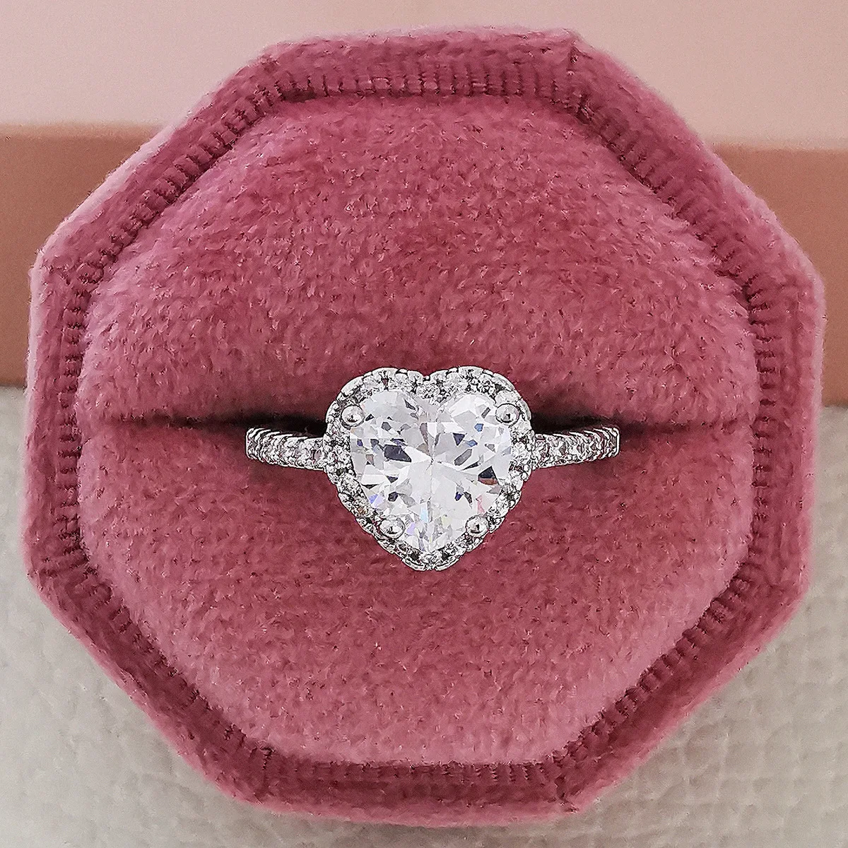 Title 9, Anéis de casamento luxuosos com zircônia cúbica...