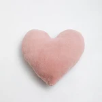 Almofada de decoração macia em forma de coração para meninas, para cabeceira e janela bay, criando um quarto aconchegante e charmoso. — foto 1