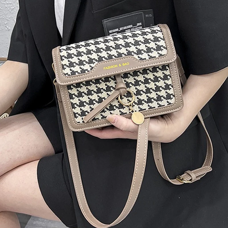 Houndstooth Pattern Large Capacity Women's Fashion Messenger Bag for everyday style and convenience, perfect for carryin — photo 8