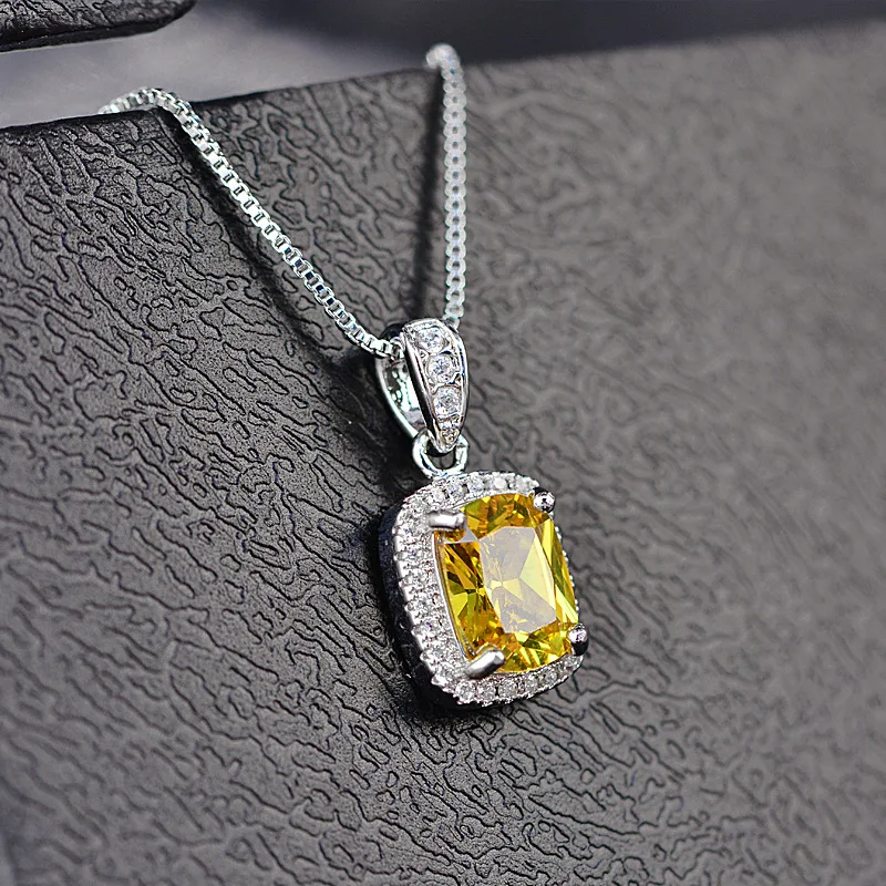 Vierkante zirkonia hanger voor dames. Schitterende sieraden, perfect voor elke outfit. Een stijlvolle toevoeging. — foto 5