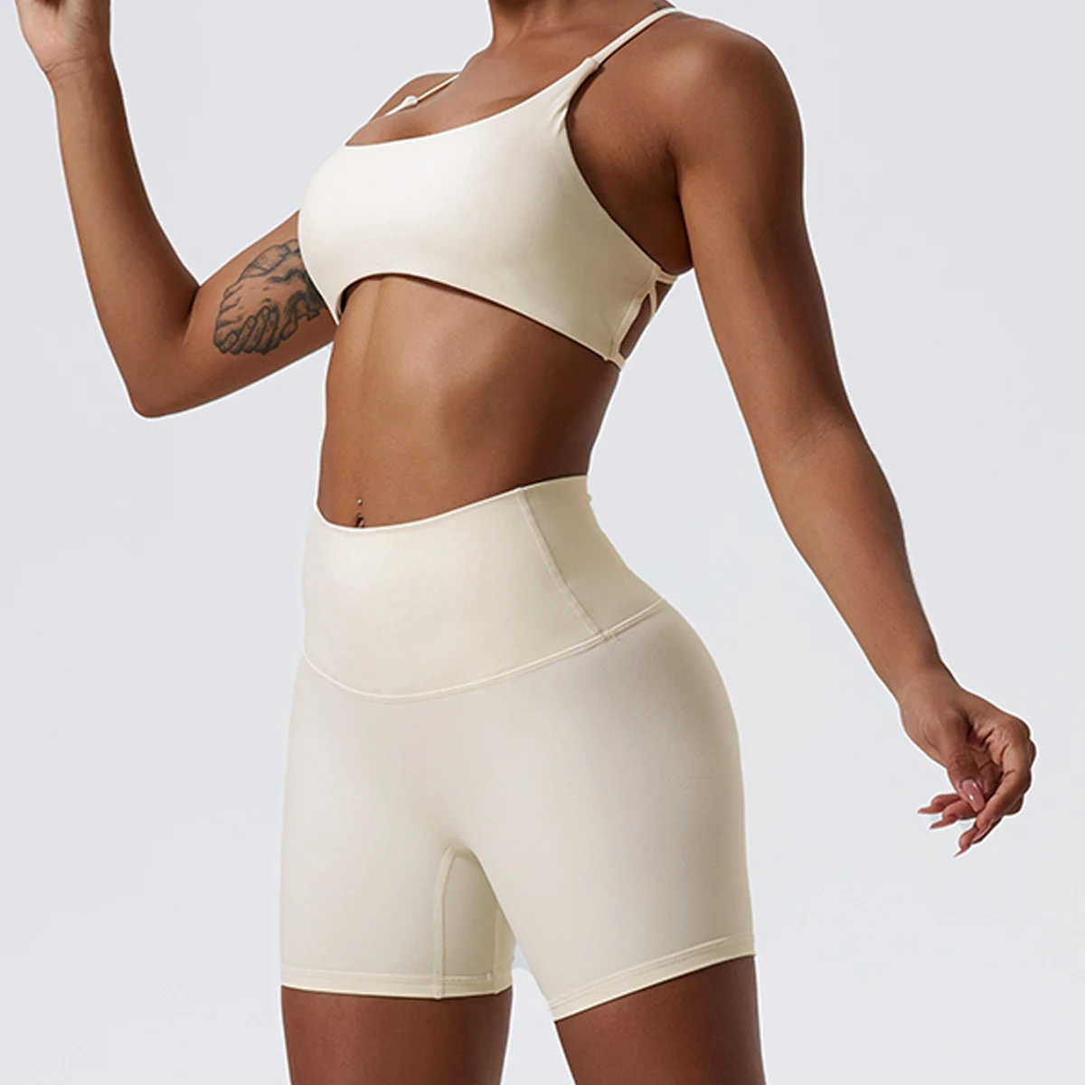 High Waist Hip Lift Tight Sport Shorts für Yoga, Laufen und Fitness. Nude Feel für ein tolles Gefühl. Die perfekten Shorts. — foto 38