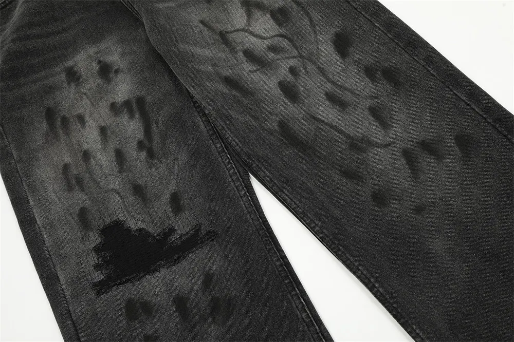 Dirty dyed make old ripped jeans for a unique vintage look. Comfortable and stylish, perfect for a casual and rebellious — photo 10