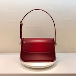 Bolsa feminina de couro com design elegante e temperamental, alça de ombro única e estilo underarm. Perfeita para um look fashion e sofisticado. — foto 7