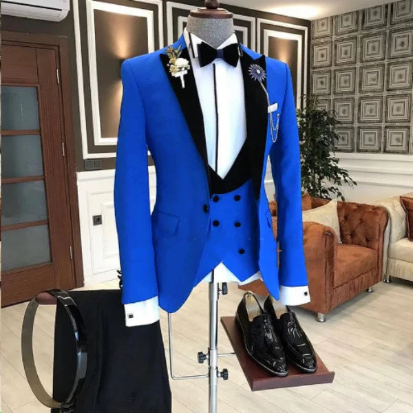 Novo terno de noivo masculino para casamento elegante e moderno. Proporciona um visual sofisticado e confortável para o seu dia especial. — foto 3