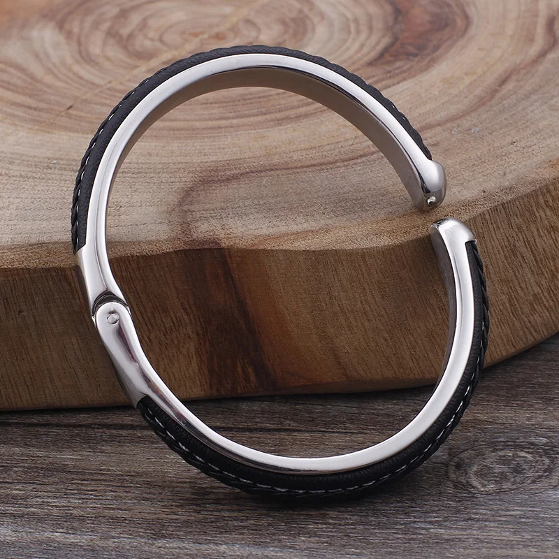 Pulseira masculina de aço titânio com personalidade fashion — foto 4
