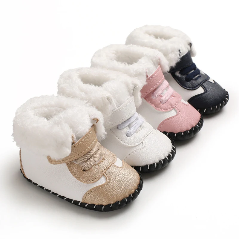 Baby- und Kleinkindschuhe mit weicher Gummisohle, rutschfest. Perfekt für die ersten Schritte, bieten Komfort und Sicherheit. — foto 5