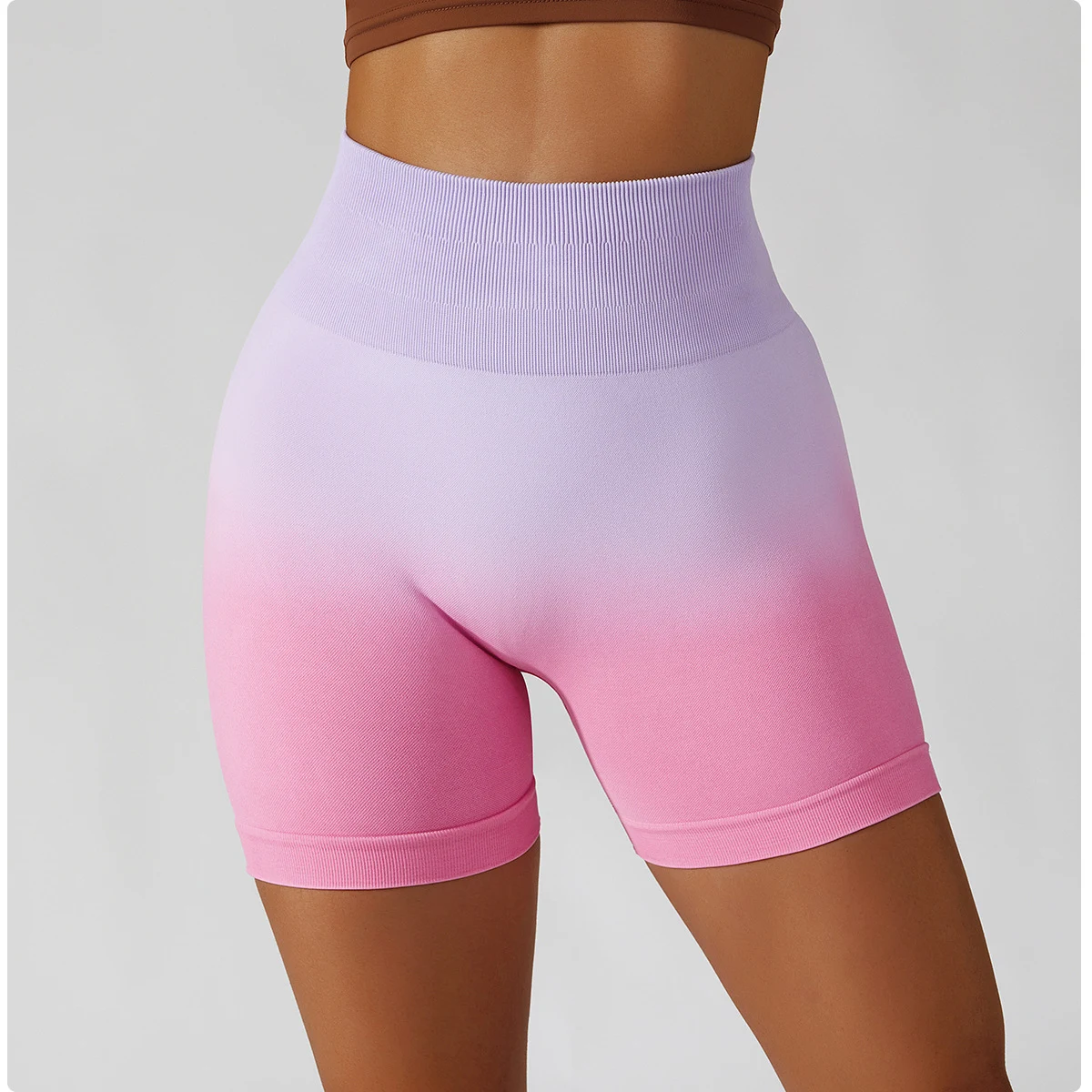 Title 8, Naadloze, ademende yoga shorts met geleidelijke...