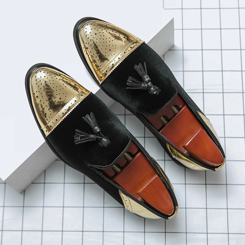 Scarpe da uomo in pelle dorata a punta, stile british-coreano, piccole, eleganti e di tendenza per un look moderno. — foto 10
