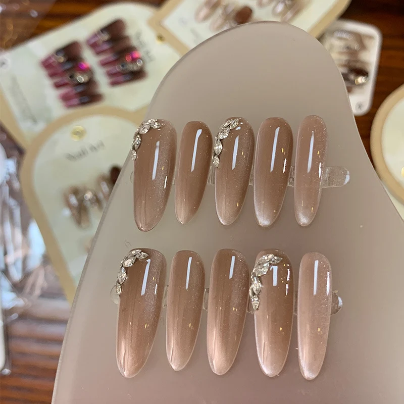 Unhas com Manicure Francesa Prontas para Uso — foto 3
