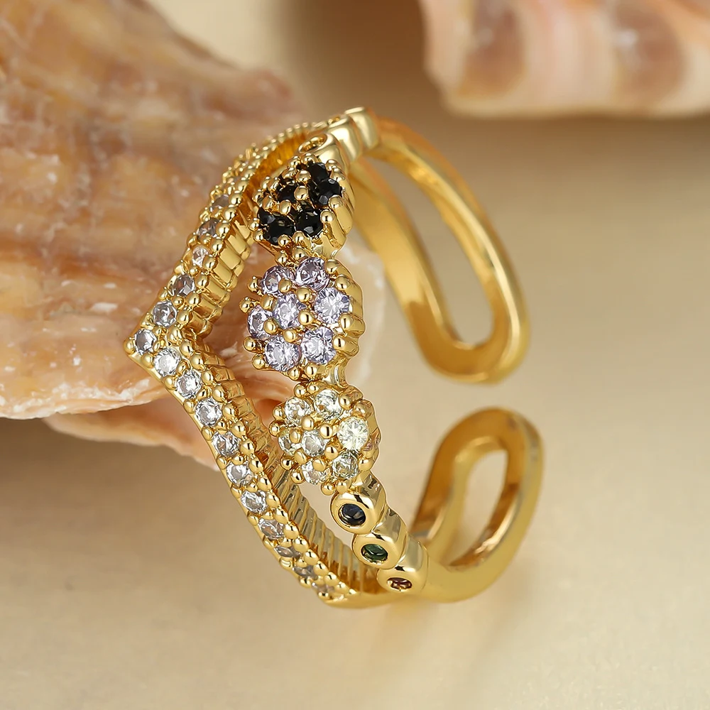 Anel aberto em V de camada dupla com diamantes brancos e zircônia. Um acessório elegante e sofisticado para realçar sua beleza. — foto 2