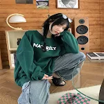 Suéter de manga longa solto com gola e estampa de letras forrado com fleece, ideal para conforto, aquecimento e um visual casual estiloso. — foto 14