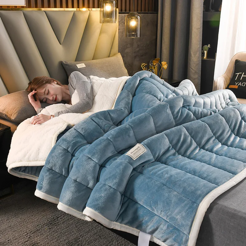 Cobertor Grosso de Flanela de Leite Acolchoado Térmico para Inverno Conforto e Calor para Noites Aconchegantes e um Sono Profundo — foto 4