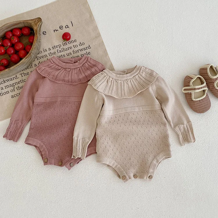Body in maglia per neonata, colletto a loto, maniche lunghe, lana sottile, tutina triangolare, primavera-autunno, comfort e stile. — foto 2