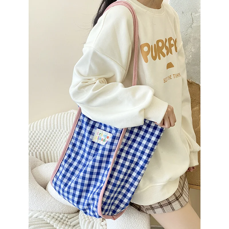 Bolsa de ombro xadrez multicolorida especial de moda, um acessório estiloso e prático para diversas ocasiões, com design moderno. — foto 6