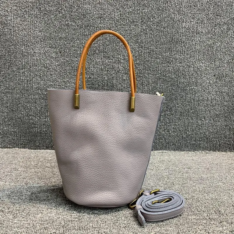 Bolsa feminina de couro de camada superior para combinar com tudo, elegante e versátil, ideal para qualquer ocasião, um item essencial. — foto 4
