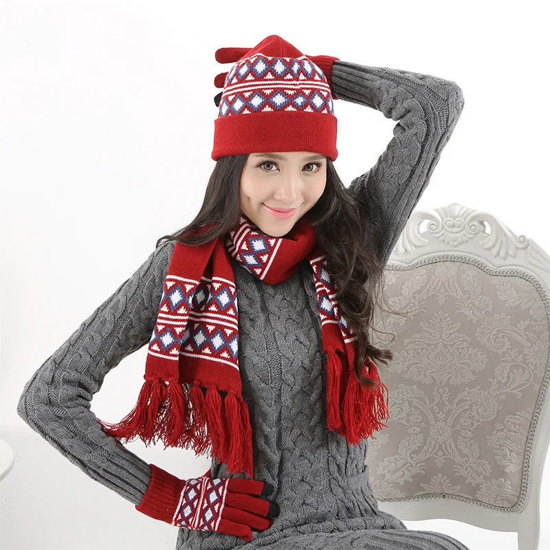 Title 5, Guanti invernali con sciarpa e cappello lavorat...