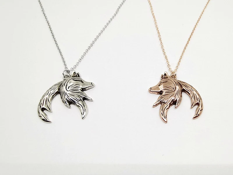 Pingente de animal fashion — Adicione um toque de charme e personalidade ao seu visual com este acessório elegante, ideal para diversas ocasiões. — foto 1