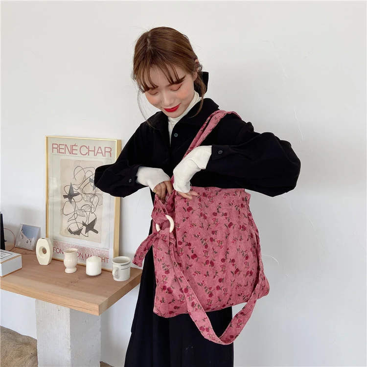 Bolsa Mensageiro Retrô Rosa de Grande Capacidade Design Artístico Simples Perfeita para Levar Tudo com Estilo no Dia a Dia — foto 6