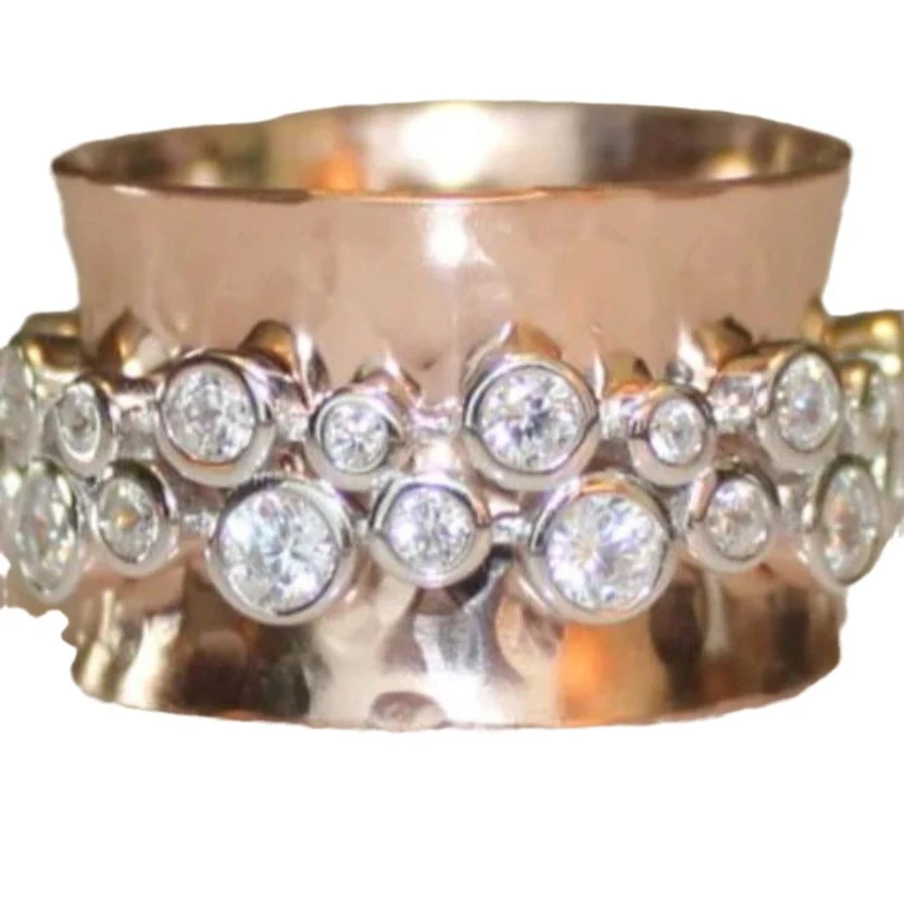 Title 2, Anel fashion com zircônia incrustada em ouro ro...