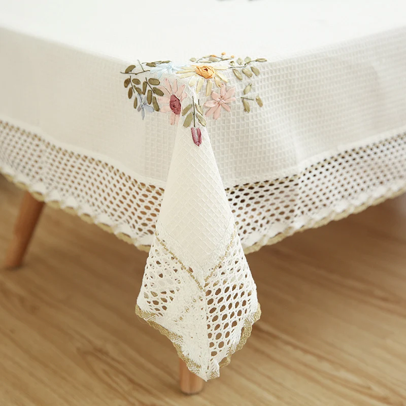 Floral cotton fabric tablecloth, perfect for dining or entertaining. Protect and beautify your table with a touch of ele — photo 4