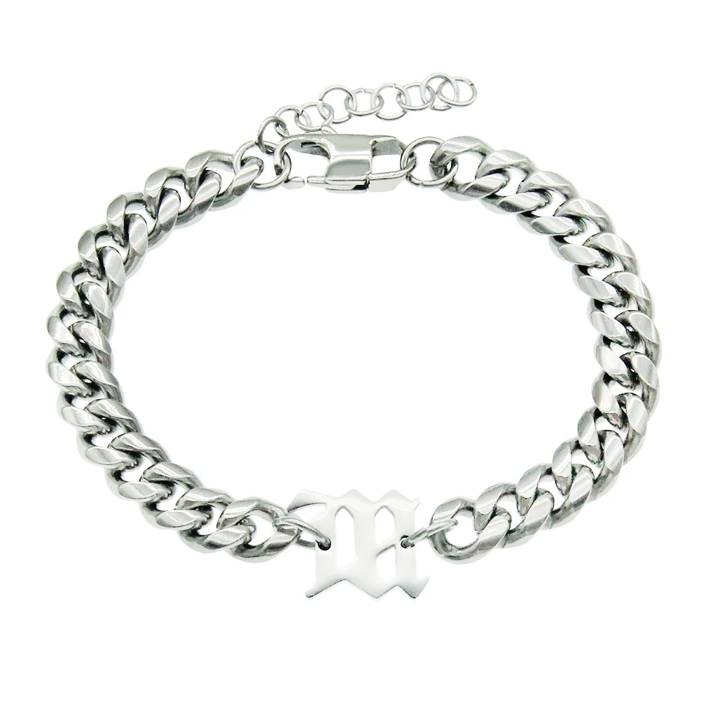 Pulseira de corrente cubana em aço titânio, durável e estilosa. Design moderno, resistente, perfeita para homens e mulheres, uso diário ou ocasiões especiais. — foto 3
