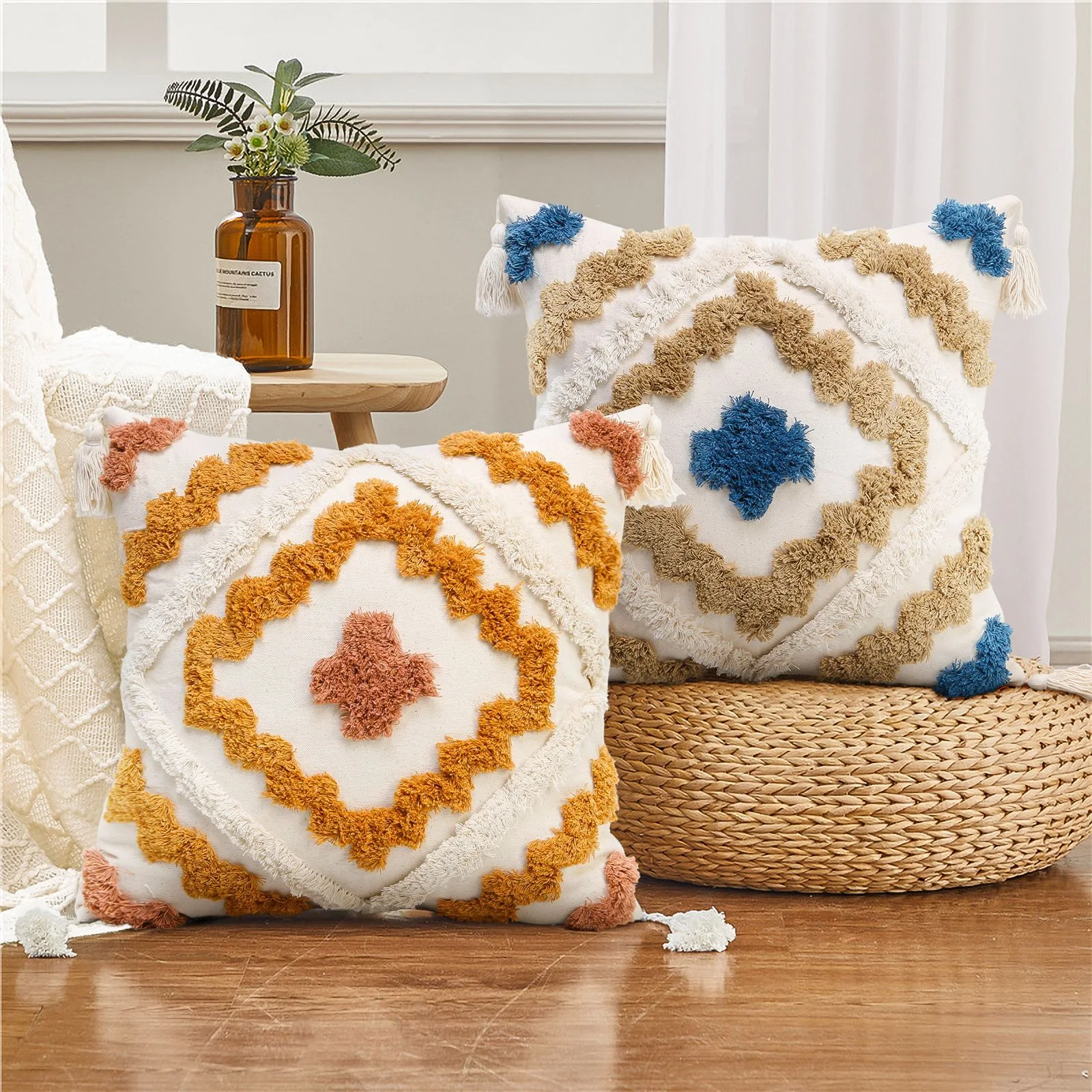 Capa de almofada decorativa com padrão geométrico, colorida, com tufos e borlas, perfeita para dar um toque especial ao seu sofá ou cama — foto 13