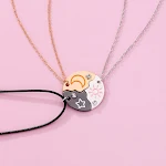 Colar para três pessoas com design avançado estrela lua, liga gotejamento de óleo costura pingente redondo, conjunto de colares. — foto 12