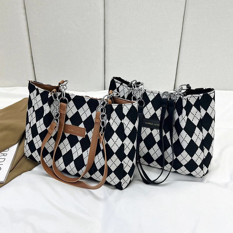 Borsa a spalla da donna grande, tote bag capiente per trasportare tutto l'essenziale con stile e comodità, perfetta per l'uso quotidiano. — foto 5