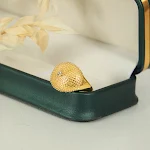 Anel de cobre simples com padrão redondo de moda criativa. Um acessório elegante e versátil para mulheres. Ideal para looks diversos. — foto 1