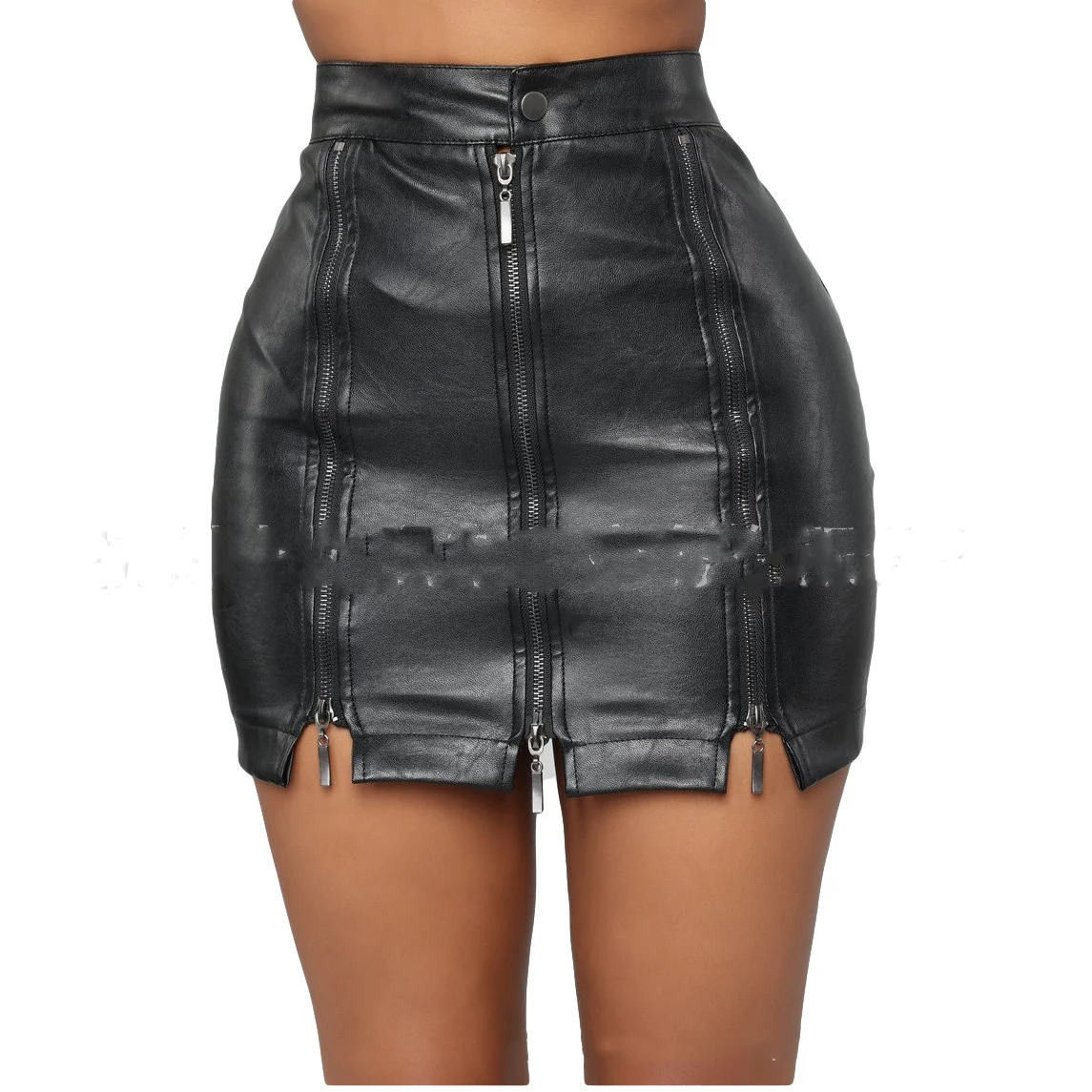 Title 2, Zwarte leren rok met stiksels en riem voor een ...