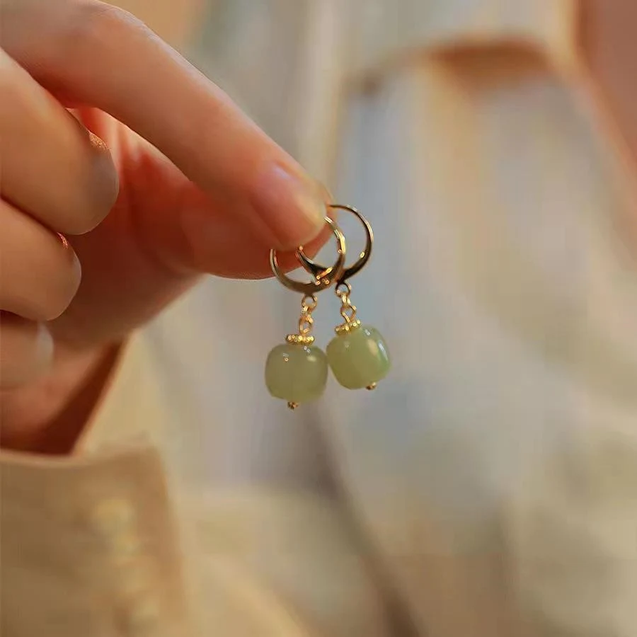 Hetian Jade Ohrringe Eleganz Retro – Verleihen Sie Ihrem Stil zeitlose Schönheit. Retro-Charme trifft auf luxuriösen Jade-Glanz. Für jeden Anlass perfekt. — foto 4