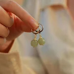 Hetian Jade Ohrringe Eleganz Retro – Verleihen Sie Ihrem Stil zeitlose Schönheit. Retro-Charme trifft auf luxuriösen Jade-Glanz. Für jeden Anlass perfekt. — foto 4
