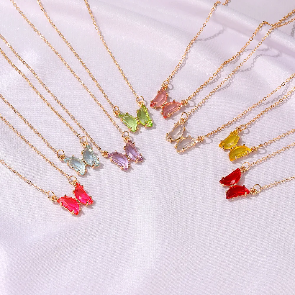 Colar de borboleta de cristal e vidro estilo celebridade da internet, um acessório elegante e moderno para mulheres que buscam um toque de brilho. — foto 11