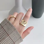 Anel de Dedo Grande e Largo Joias Novo e Moderno com Design Geométrico. Adicione um toque cool e geométrico ao seu visual. — foto 6