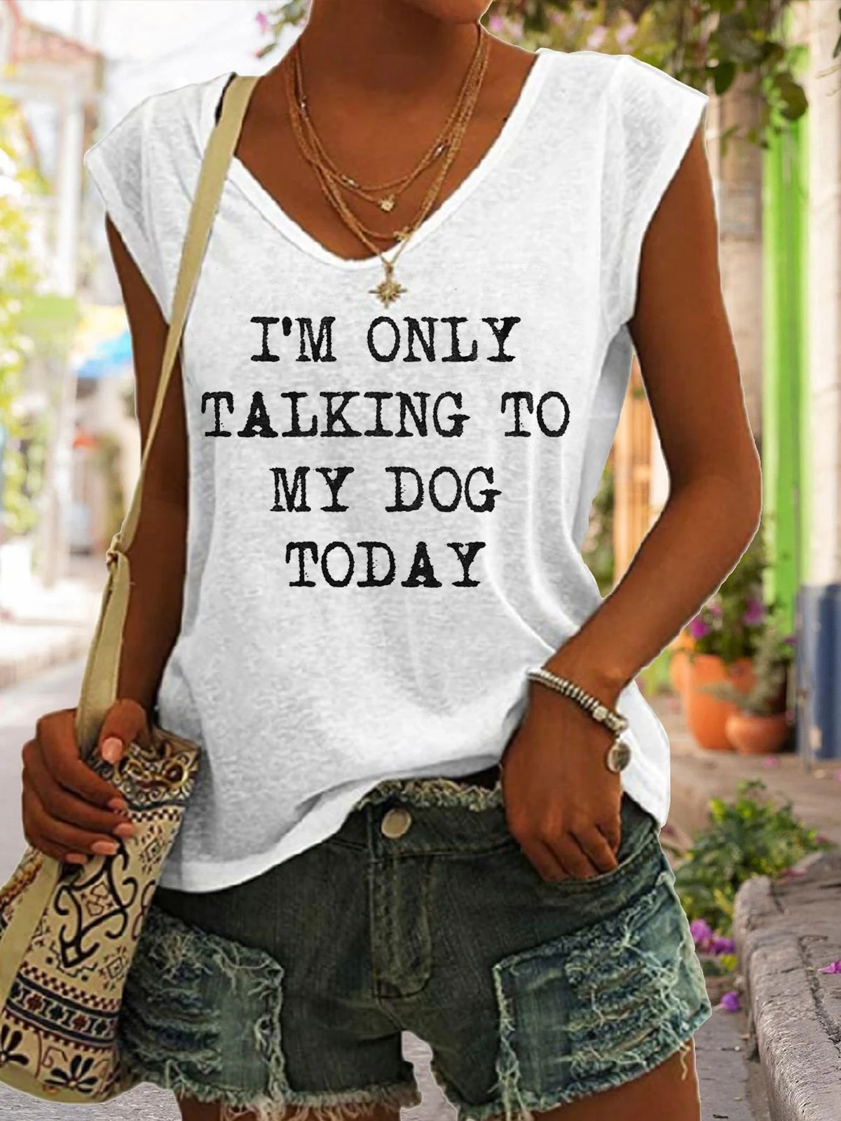 European and American women's short sleeved shirt. Comfortable and stylish for everyday wear. Lightweight and versatile — photo 13