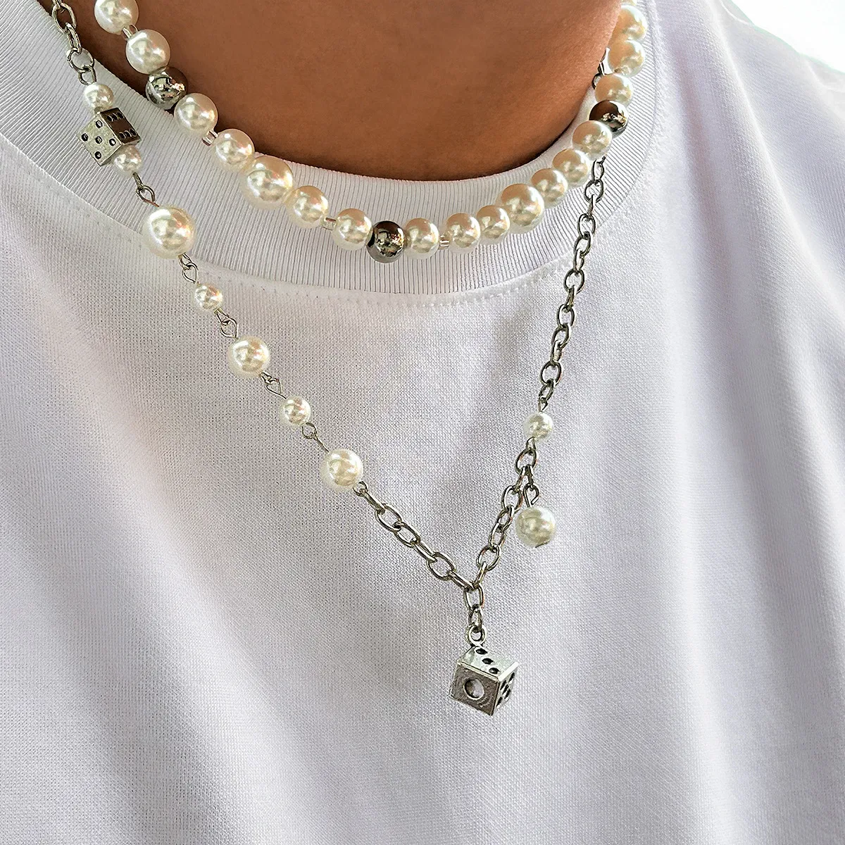 Europese Hip Hop parelketting heren, eenvoudige dobbelsteen hanger, stiksel clavicle ketting, heren ketting. — foto 5