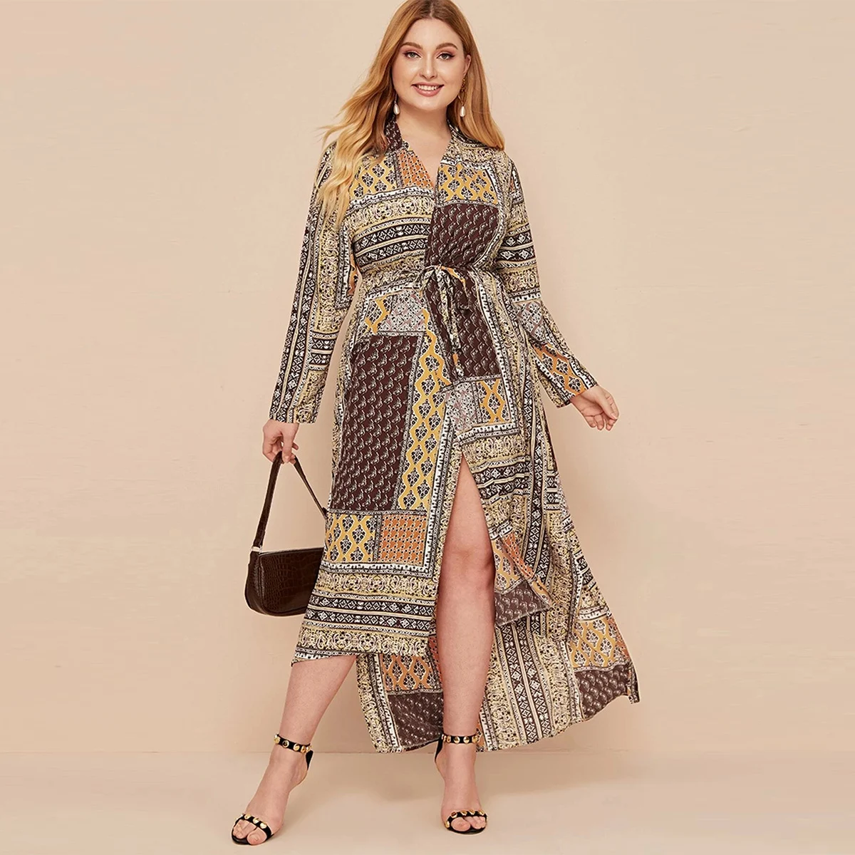 Roupa de banho parisiense folgada e oversized com miçangas retrô e mangas compridas para conforto e estilo, perfeita para relaxar — foto 5