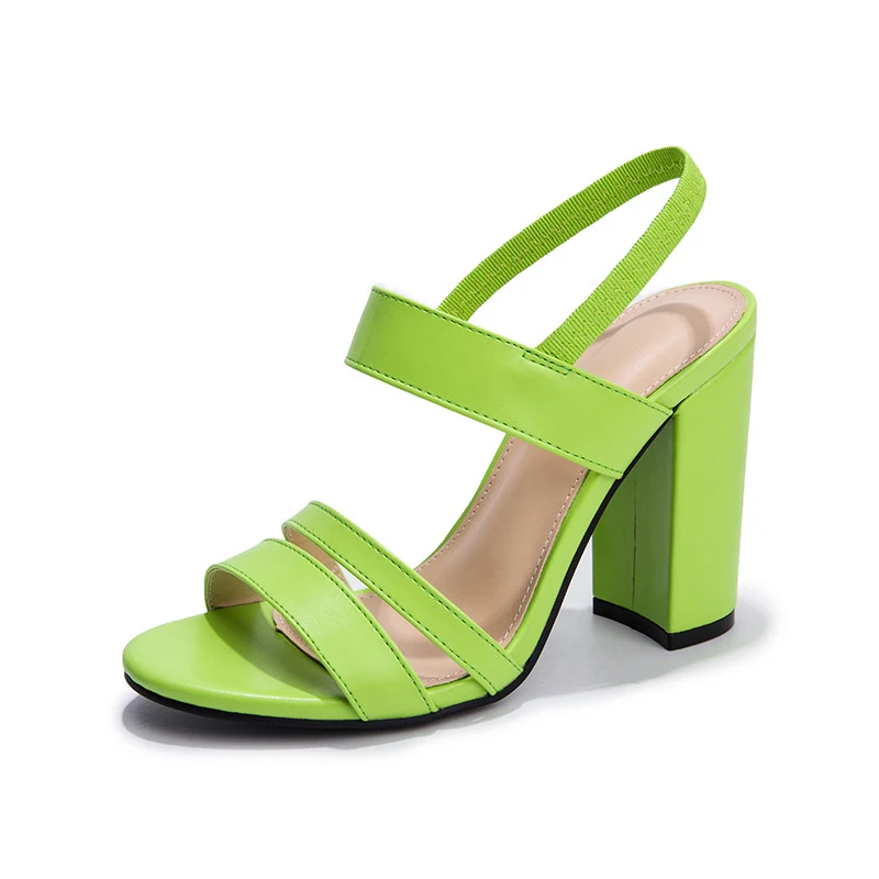 Zomerse damessandalen met hoge hakken, Europese en Amerikaanse stijl, gesp achter, sexy stiletto's, modieus en leeg design. — foto 5