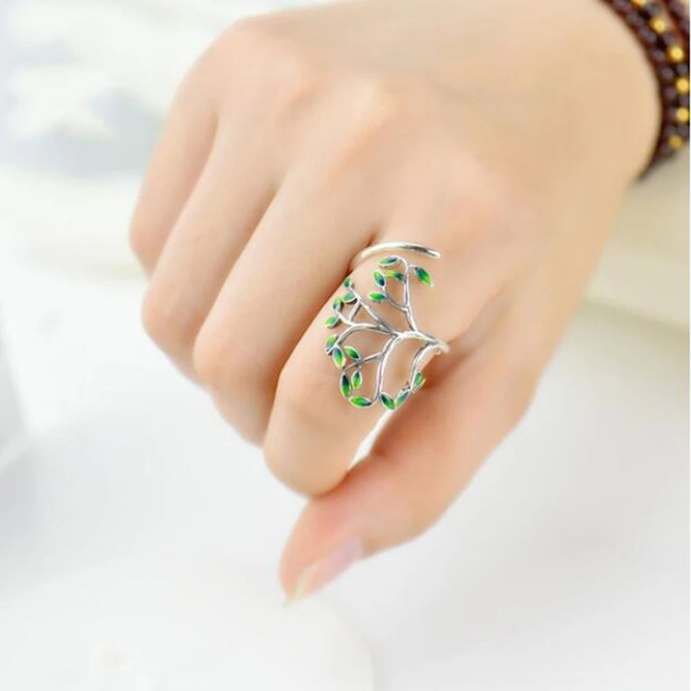 Anel Artesanal de Galhos com Folhas Verdes e Esmalte Gotejante. Joia Única e Elegante. Perfeito para Presentear. Charme e Sofisticação. — foto 6