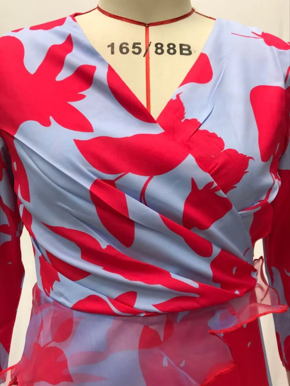 Title 5, Womens Printed Maple Leaf Slim Multi-layer V-n...